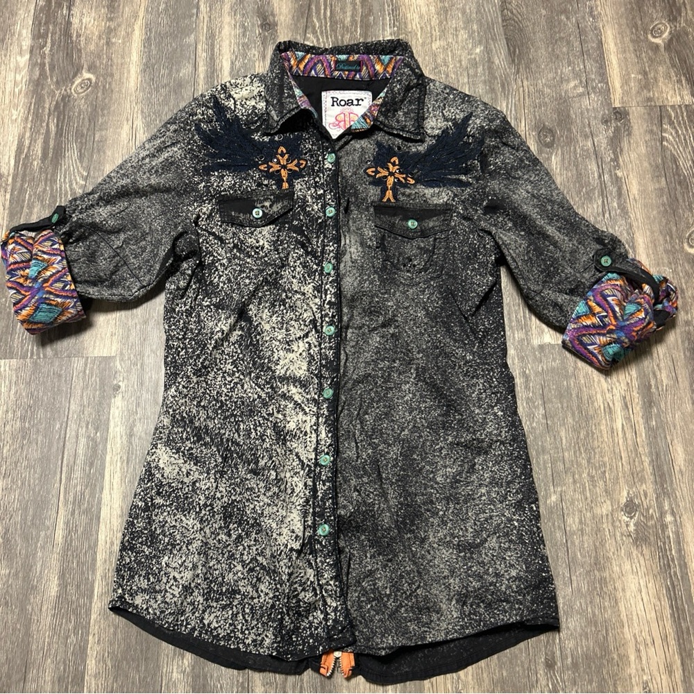 Roar Black and Gray Patterned Button Down Shirt - image 1